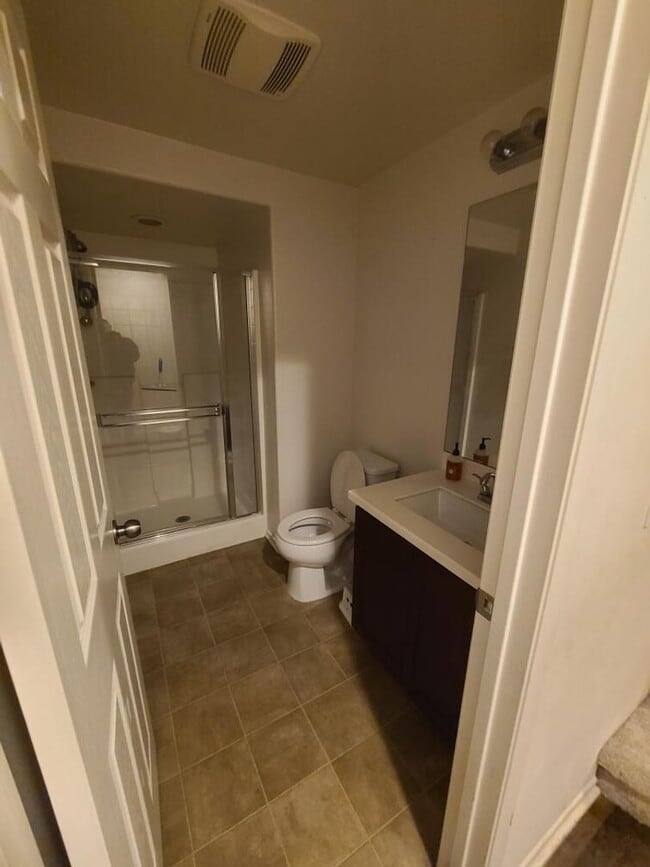 Building Photo - Roomy 4 bedroom w Solar - $0 electric bill