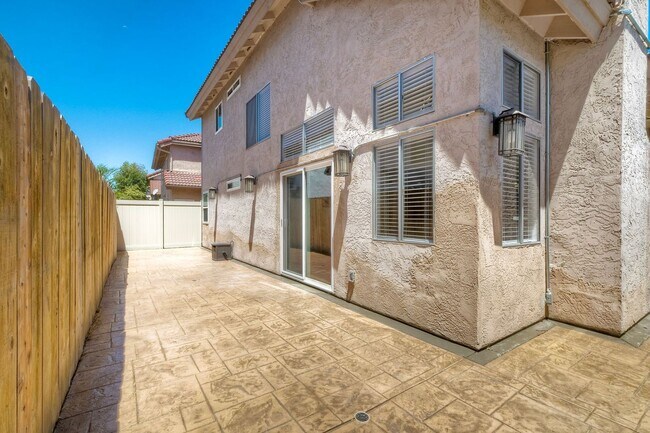 Building Photo - 3Bed/3Bath in Oceanside~ Morning Dove