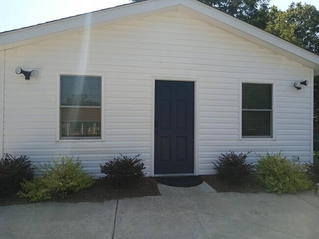 Building Photo - 1002 Rocky Ridge Dr