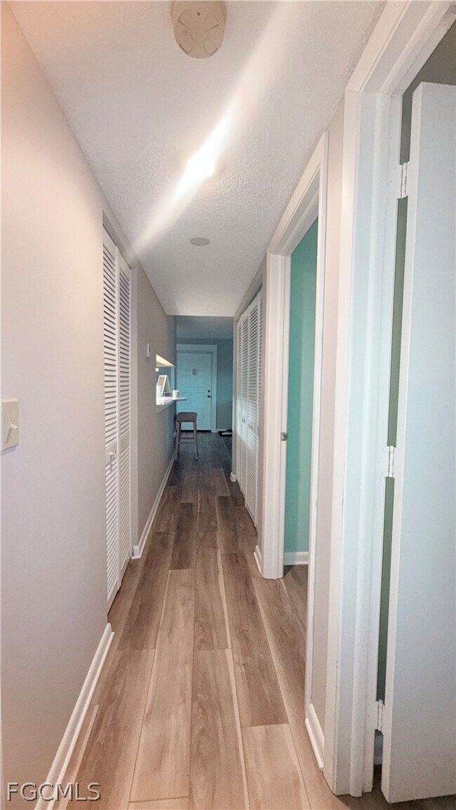 Building Photo - 9540 Green Cypress Ln