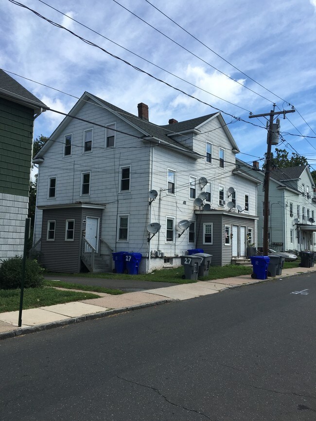 Four family building - 27 Asnuntuck St