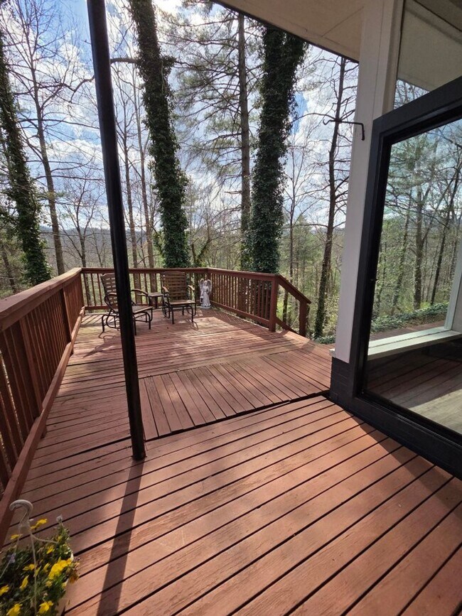 Building Photo - $1,800 - 3 Bedroom 2 Bathroom Gorgeous and Unique Furnished House in Webster