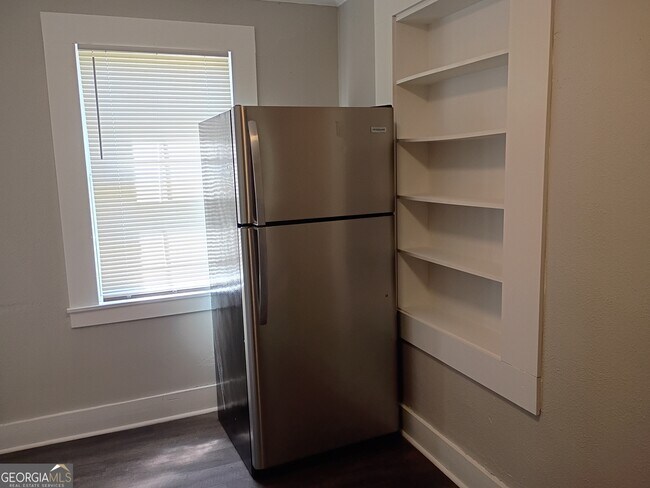 Building Photo - 11 Hester Dr