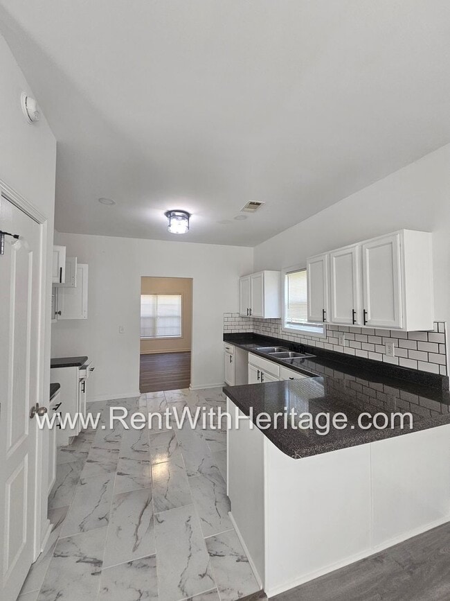 Building Photo - Awesome 3 bd/ 2ba With Everything Brand Ne...