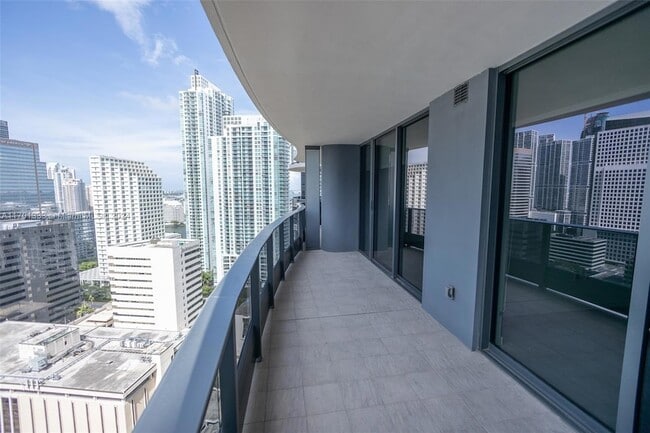 Building Photo - 1000 Brickell Plaza