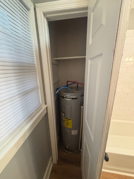 Building Photo - 701 Fanning St