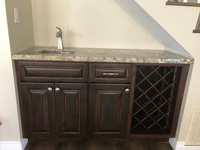 Building Photo - 1938 Aspen Ln