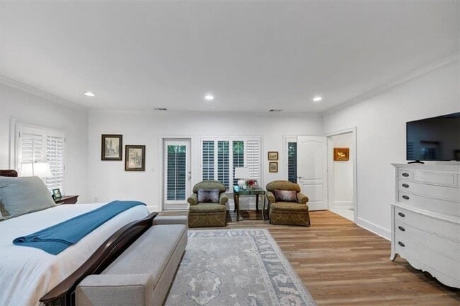 Building Photo - 4222 Rickenbacker Dr NE