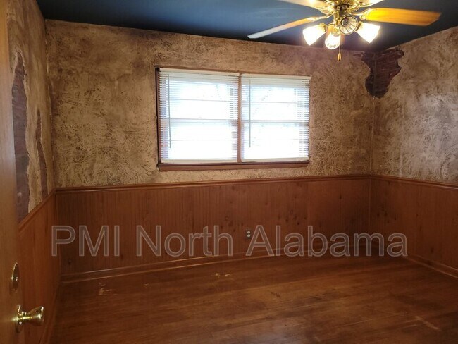Building Photo - 3503 Crestmore Cir NW