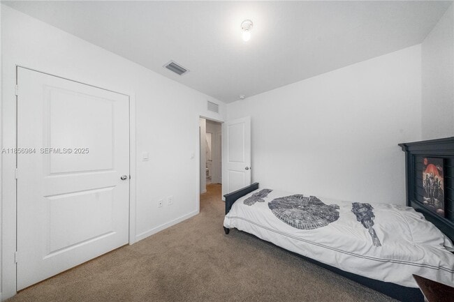 Building Photo - 425 NE 1st Ave