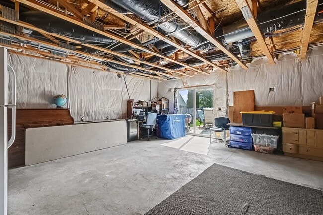 Building Photo - 8421 S 164th St