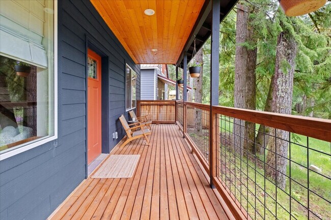 Building Photo - 162 Paradise Dr