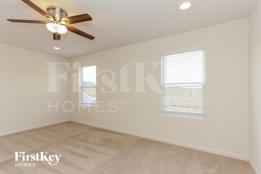 Building Photo - 147 Hidden Lakes Rd