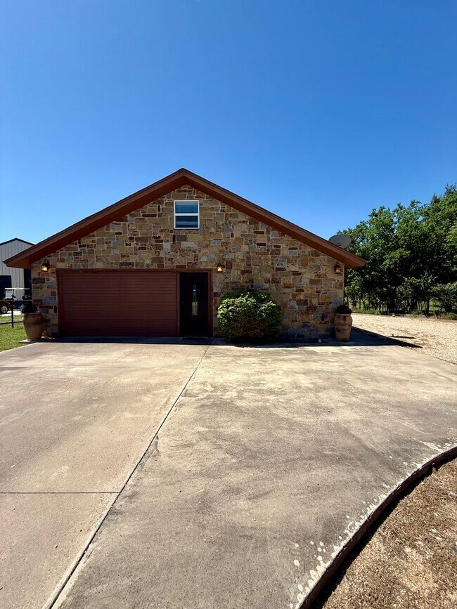 Primary Photo - 2 bedroom home fully fenced on nearly an a...