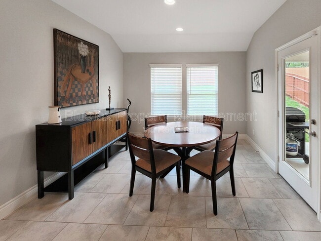 Building Photo - 1903 Argos Star