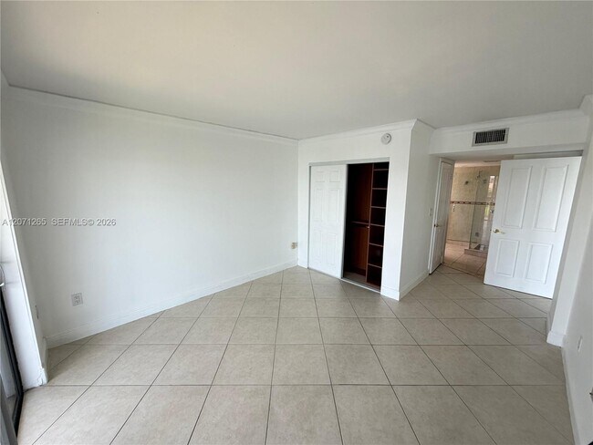 Building Photo - 1350 SW 122nd Ave