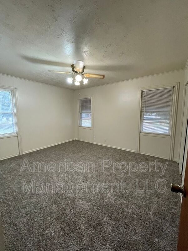 Building Photo - 2505 S Quebec Ave