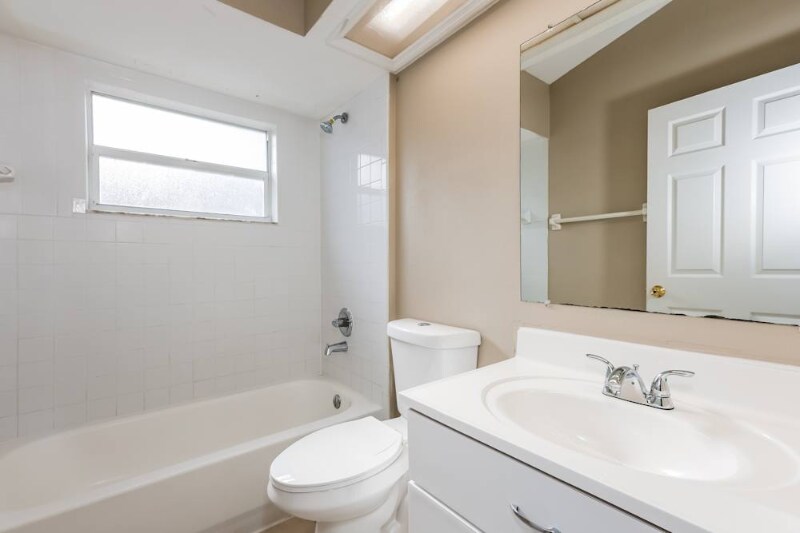Building Photo - 10926 Brucehaven Dr