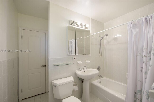 Building Photo - 7825 SW 98th St