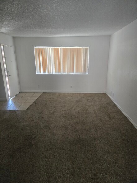 Building Photo - 2701 Kline Cir