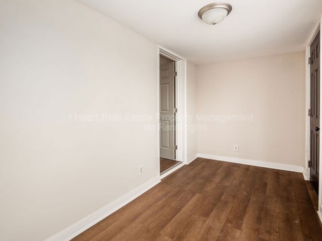 Building Photo - 1390 Sullivant Ave