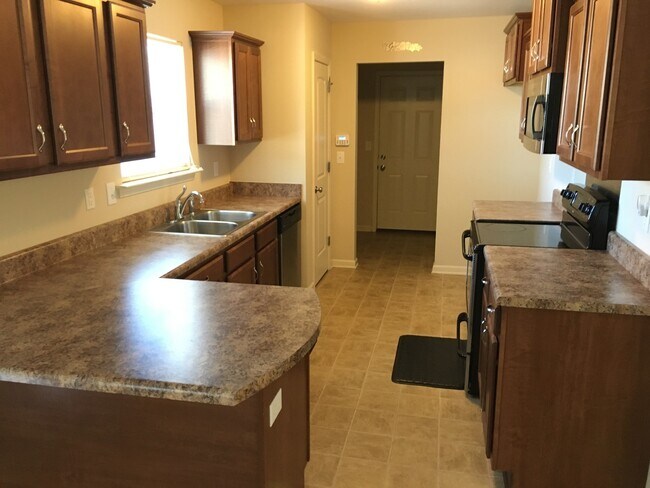 Building Photo - MOVE IN READY HOME IN SEMMES, AL