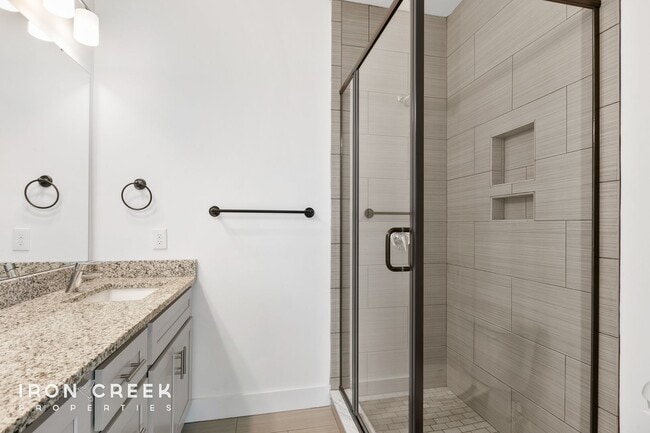 Building Photo - Stunning Three-Bedroom Home in Candler