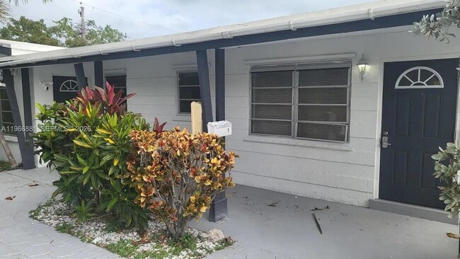 Building Photo - 821 NE 6th St