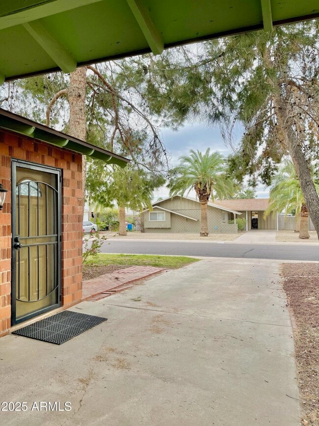 Building Photo - 8226 E Sells Dr