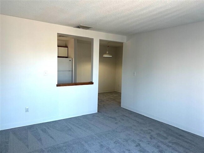 Building Photo - 724 Beverage Hill Ave