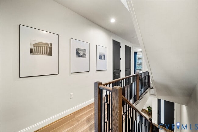 Building Photo - 441 W 7th St