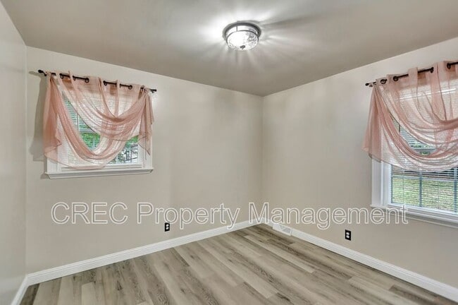 Building Photo - 417 Joy Dr