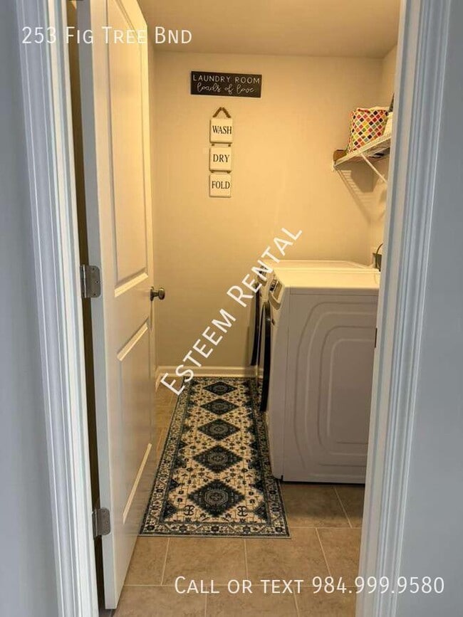 Building Photo - 253 Fig Tree Bnd