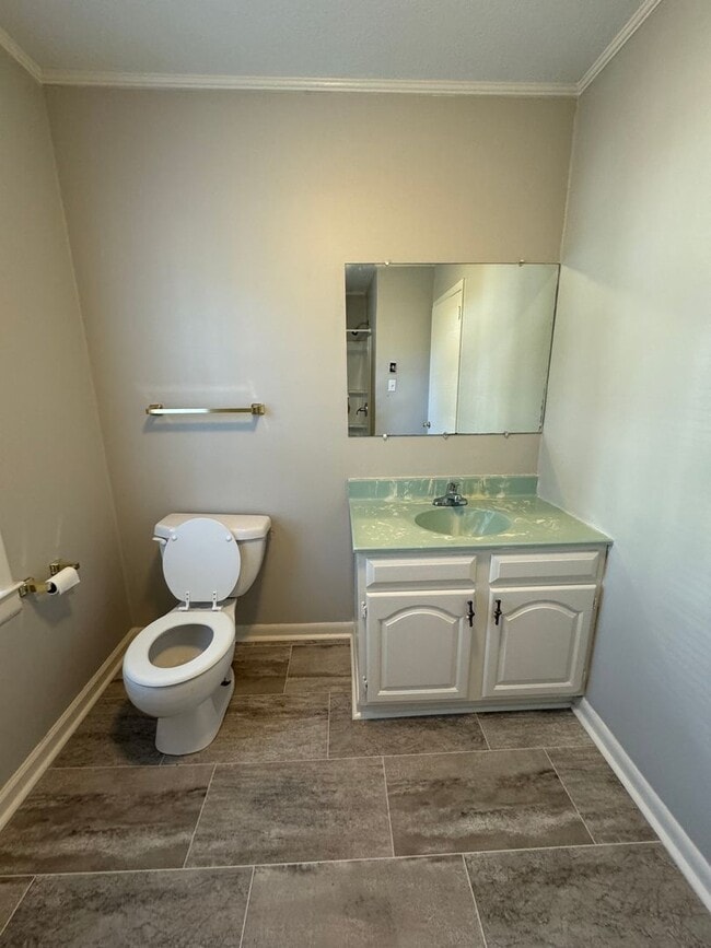 Building Photo - 2/2 Charming House in Garden Lakes $1,296