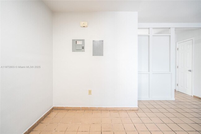 Building Photo - 260 Navarre Ave