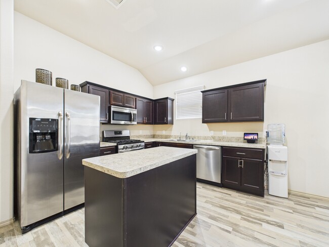 Building Photo - 5206 Rosehill Ridge Ct