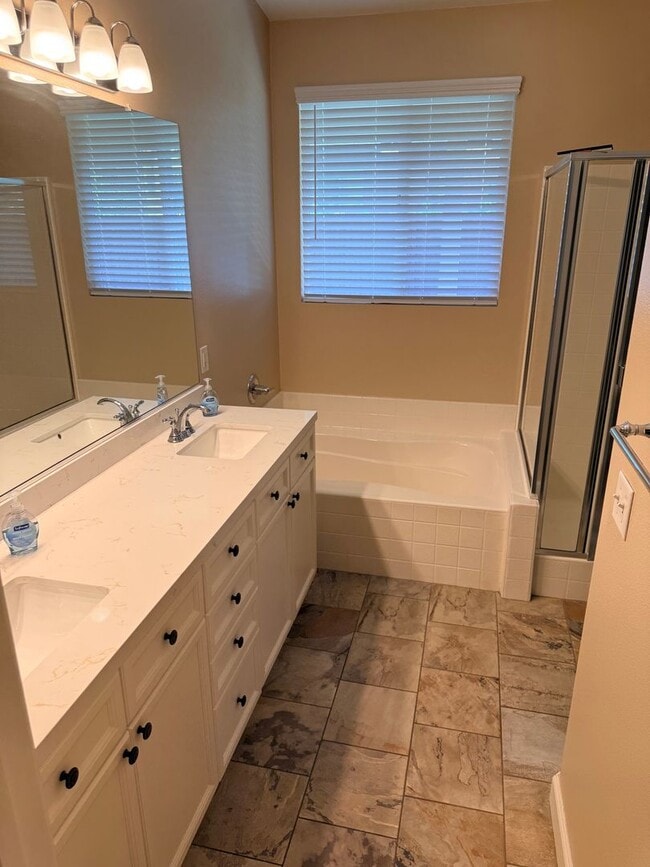 Building Photo - Beautiful 4-Bedroom Single-Story Home for Rent in Murrieta