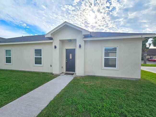 Building Photo - 1809 Atrium Pl Dr