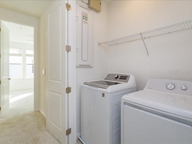 Building Photo - 2353 Brix St