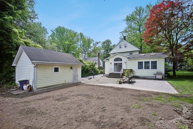 Building Photo - 155 Sunset Ln