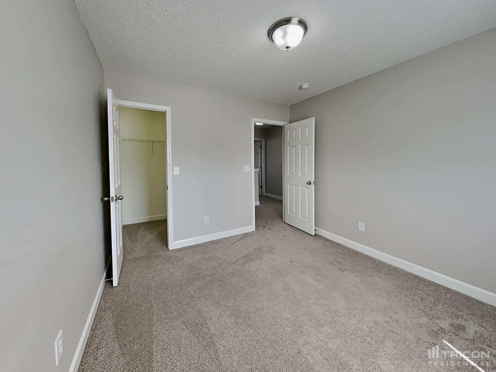Building Photo - 3936 Far West Dr