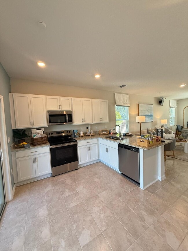 Building Photo - 7237 Sabal Ter