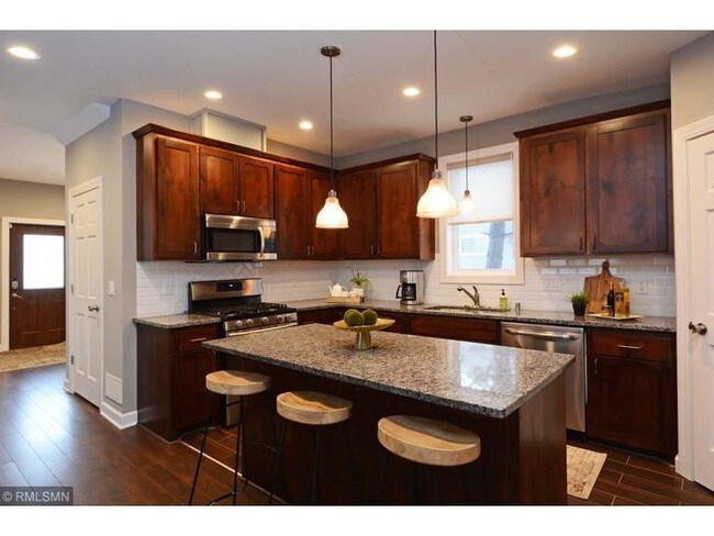 Building Photo - 3221 42nd Ave S