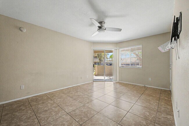 Building Photo - 1720 E Thunderbird Rd
