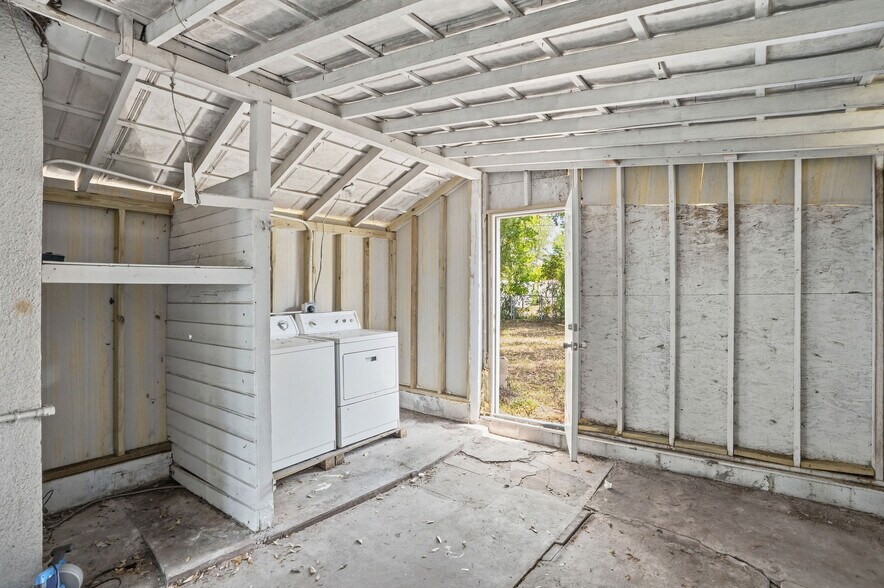 Building Photo - 409 Lebeau St