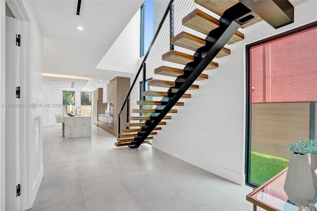 Building Photo - 1825 NE 26th Ave