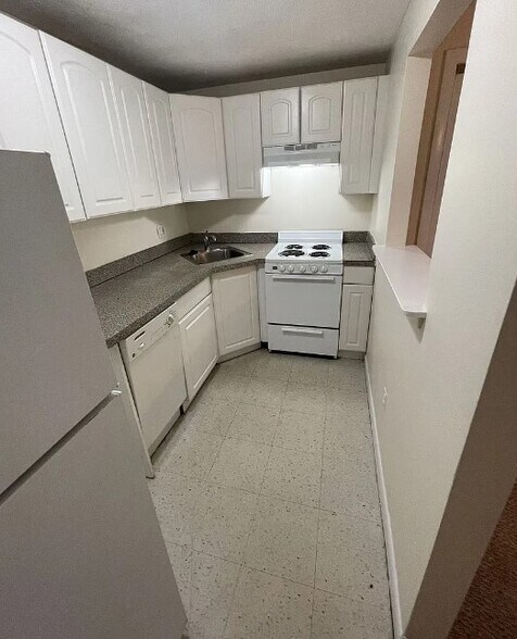 Building Photo - 25 Allston St