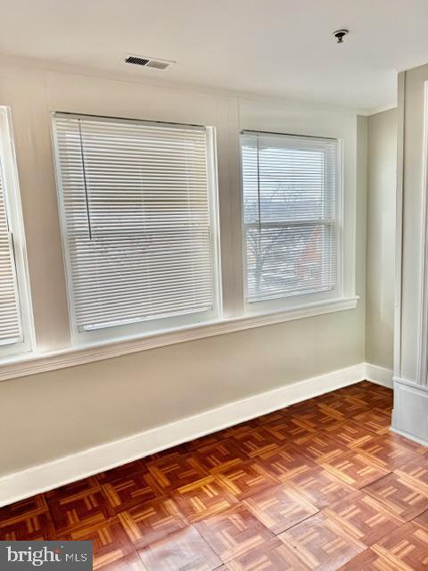 Building Photo - 27 W Main St