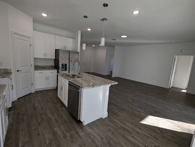 Building Photo - Beautiful and Secluded Poinciana Home for Rent