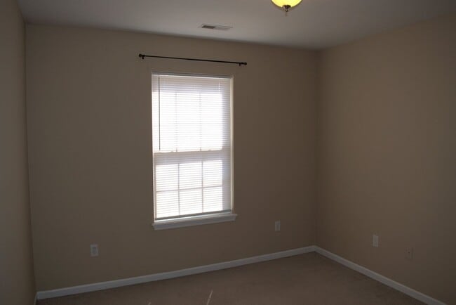 Building Photo - 101 Amazon Dr